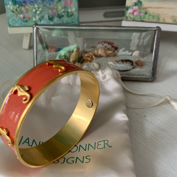 Janna Conner Designs Seahorse Bangle - Picture 3 of 4